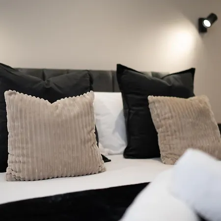 Luxury Serviced Penthouse - City Centre - En Bedrooms - Free Netflix * 利兹