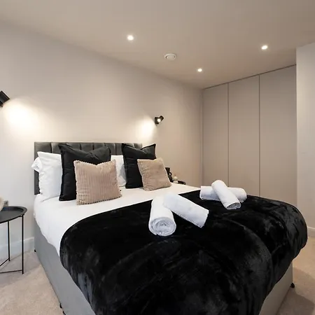 Luxury Serviced Penthouse - City Centre - En Bedrooms - Free Netflix 公寓 利兹