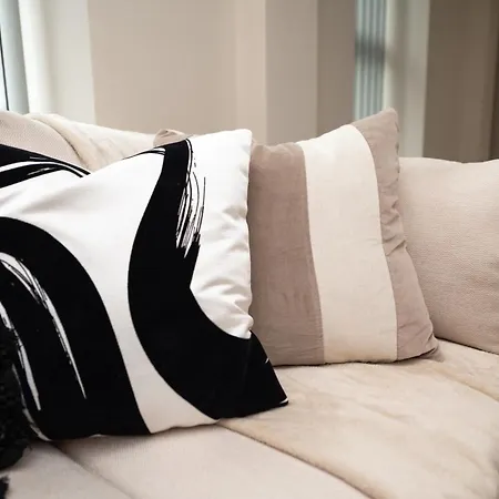 Luxury Serviced Penthouse - City Centre - En Bedrooms - Free Netflix *