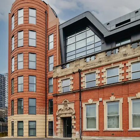 Luxury Serviced Penthouse - City Centre - En Bedrooms - Free Netflix