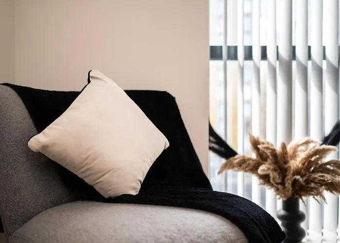 Luxury Serviced Penthouse - City Centre - En Bedrooms - Free Netflix Апартаменти