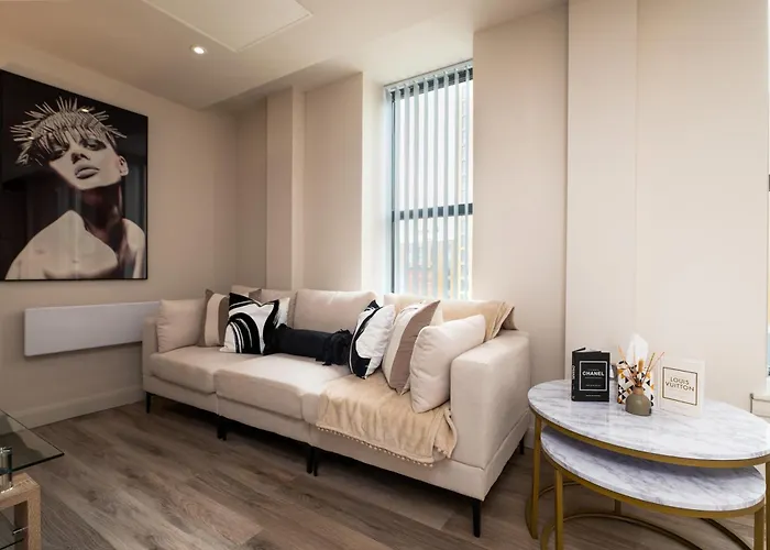 Luxury Serviced Penthouse - City Centre - En Bedrooms - Free Netflix *