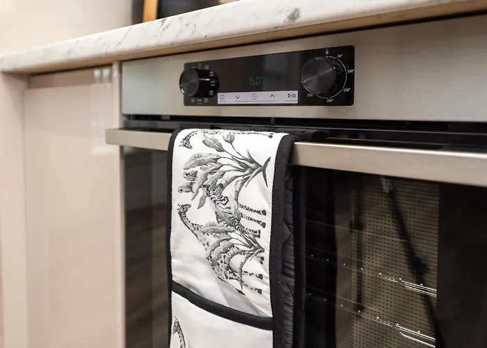 Luxury Serviced Penthouse - City Centre - En Bedrooms - Free Netflix Апартаменти Лідс