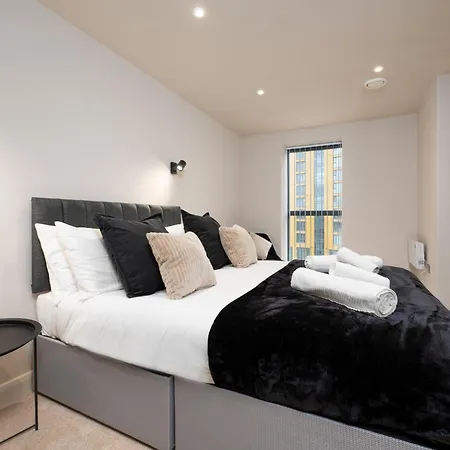 Luxury Serviced Penthouse - City Centre - En Bedrooms - Free Netflix Appartamento *