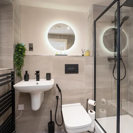 Luxury Serviced Penthouse - City Centre - En Bedrooms - Free Netflix