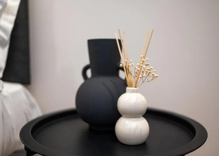 Апартаменты Luxury Serviced Penthouse - City Centre - En Bedrooms - Free Netflix Лидс