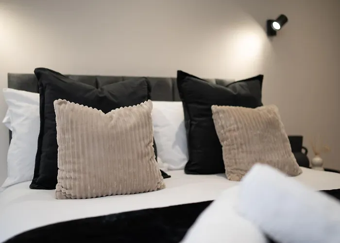 Luxury Serviced Penthouse - City Centre - En Bedrooms - Free Netflix * Лидс