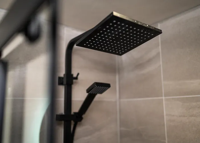 Luxury Serviced Penthouse - City Centre - En Bedrooms - Free Netflix Апартаменты