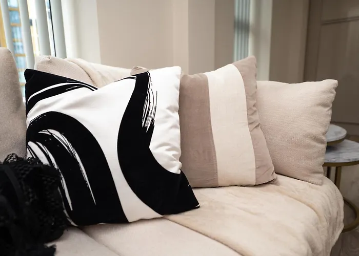 Luxury Serviced Penthouse - City Centre - En Bedrooms - Free Netflix *